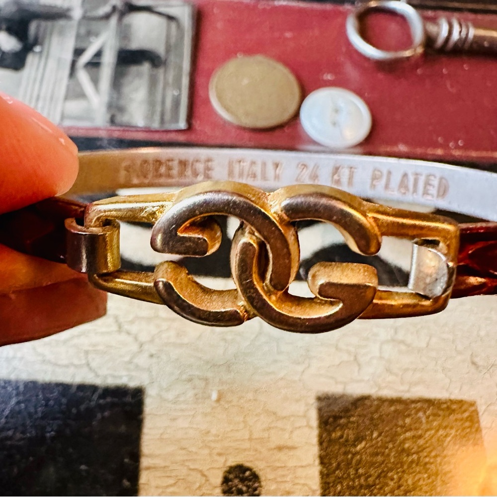 Gucci Red and Gold Jewelry Chain Bracelet